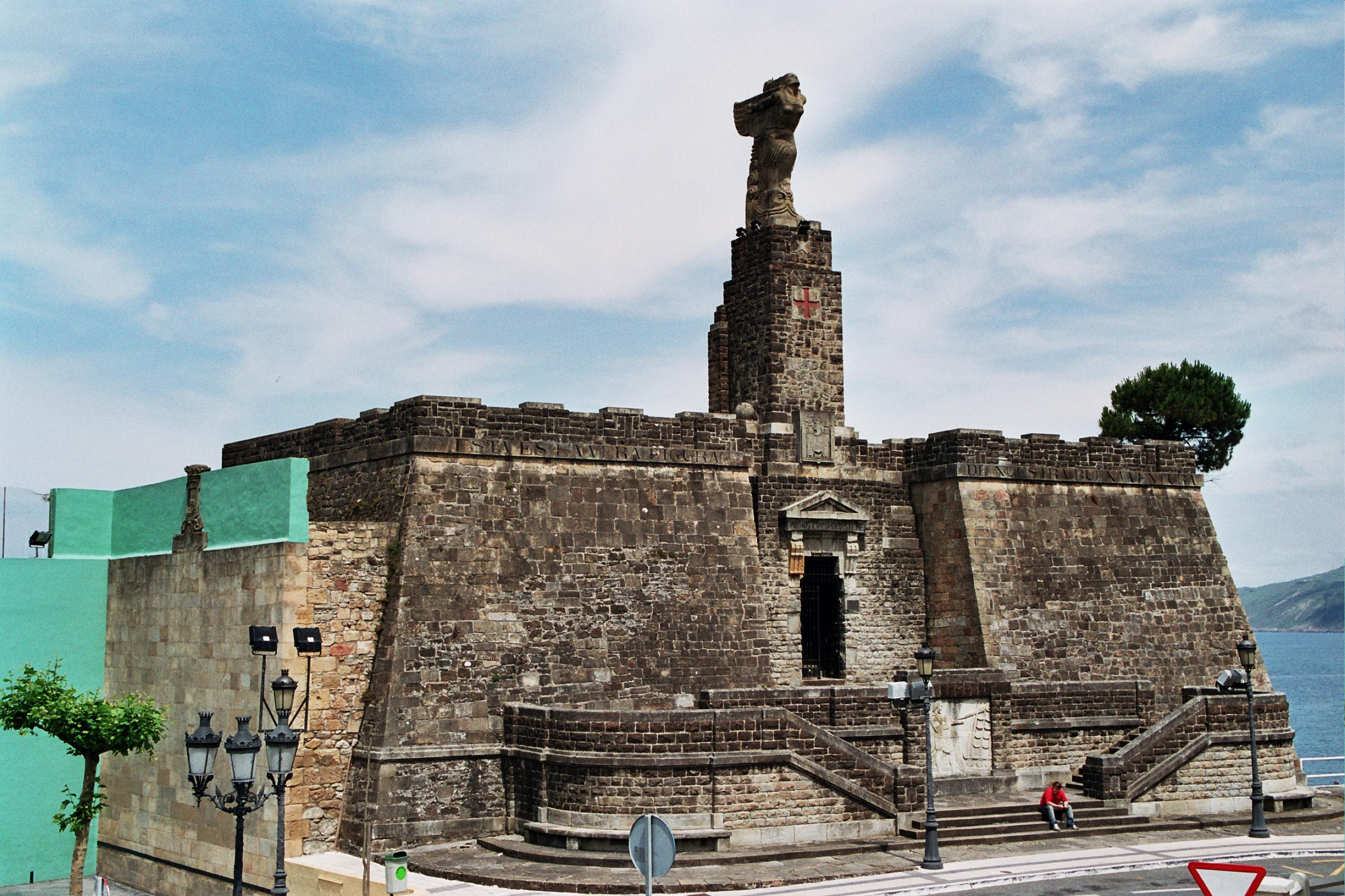 Monumento a Juan Sebastián Elcano